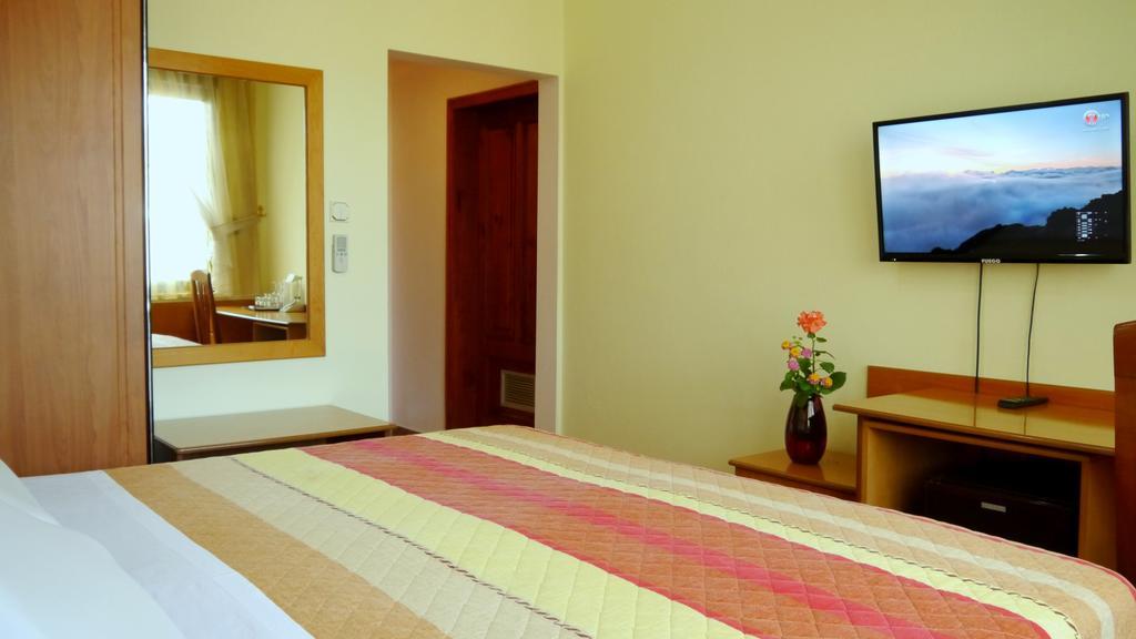 Kruja Hotel Tirana Bagian luar foto